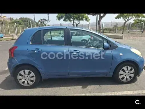 Usado Toyota Yaris 87 CV (63 kW) 2006 Azul Berlina