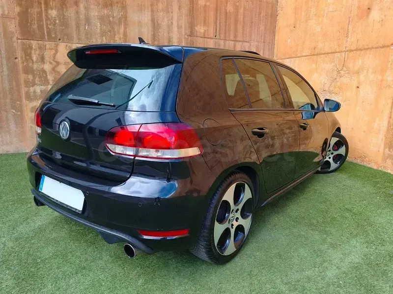 Usado VW Golf VI GTI 210 CV (154 kW) 2010 Negro Utilitario