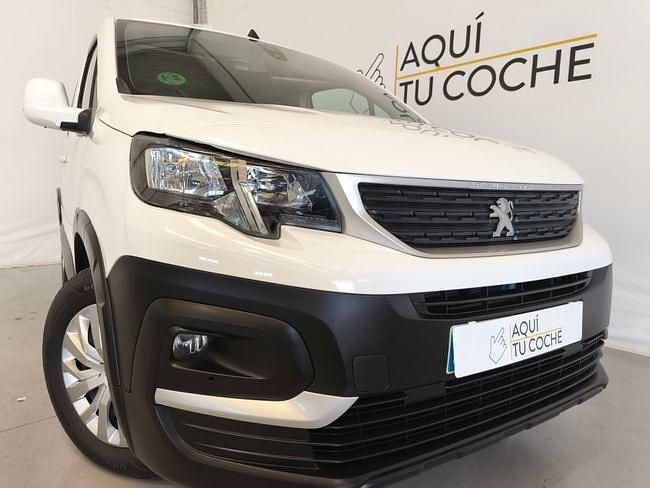 Usado Peugeot Rifter Active 100 CV (73 kW) 2021 Blanco Monovolumen