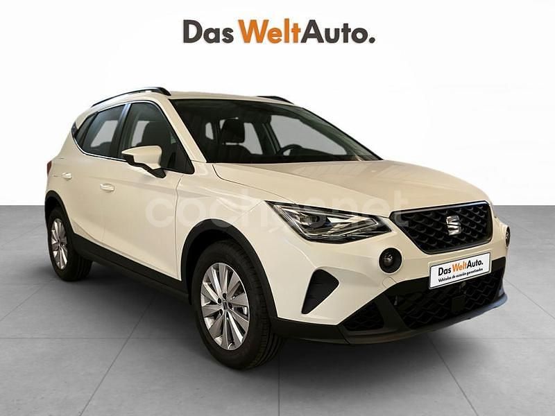 Blanco Nuevo 2025 Seat Arona Style SUV | 22.390 € (Un poco caro) - Imagen 1/4