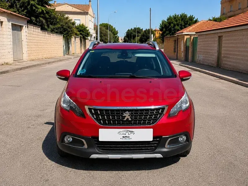 Usado Peugeot 2008 Allure 110 CV (80 kW) 2018 Rojo SUV