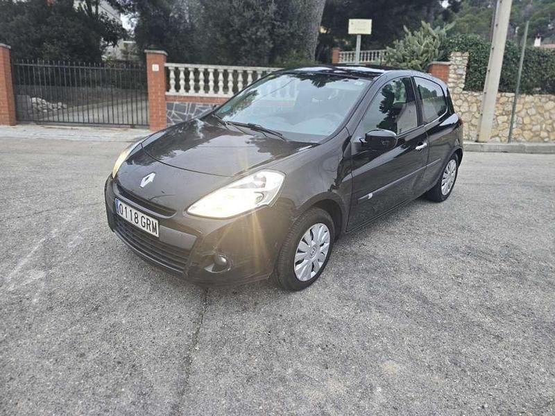 Negro Usado 2009 Renault Clio II Authentique Utilitario | 3999 € (Precio justo) - Imagen 1/4