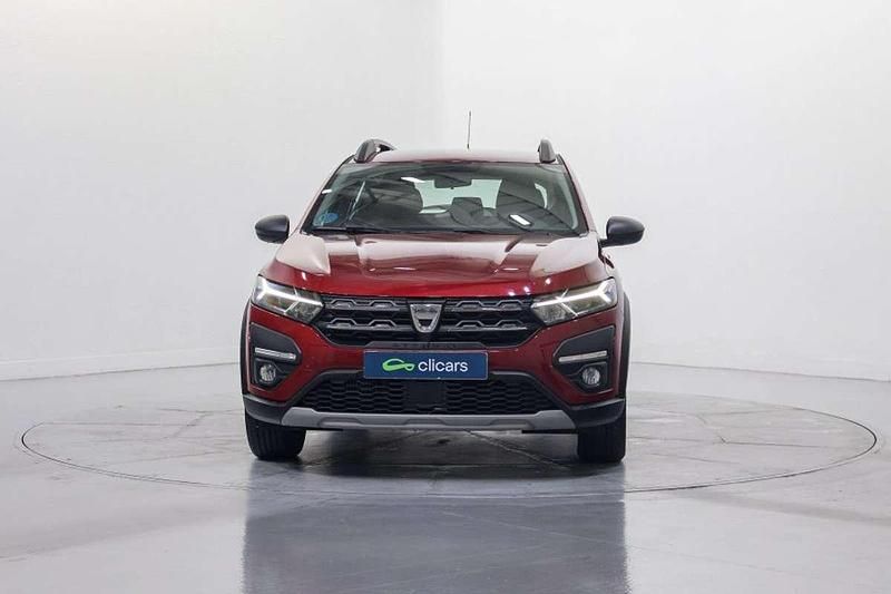 Usado Dacia Sandero Essentiel 101 CV (74 kW) 2021 Rojo Utilitario
