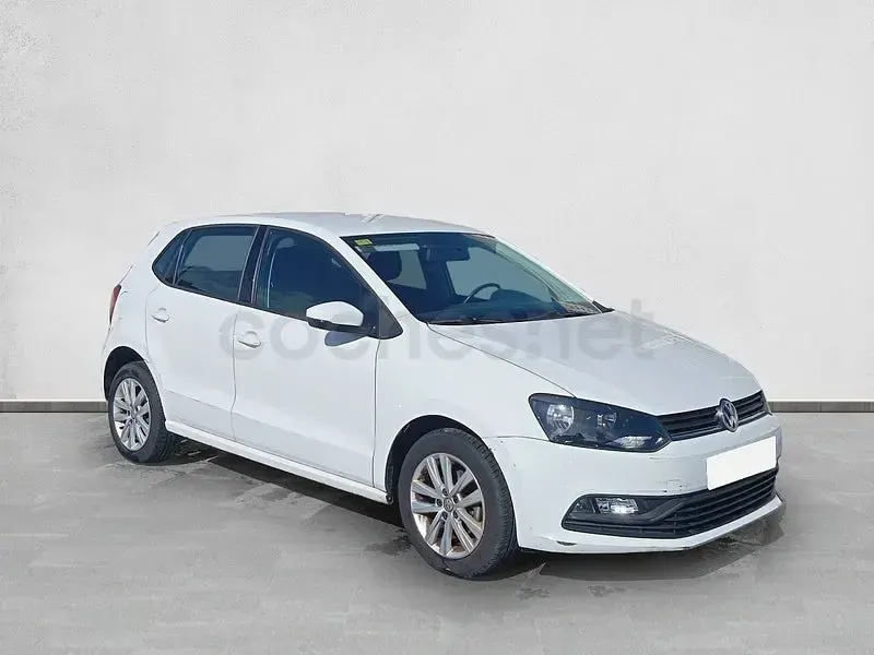 Usado VW Polo Advance 75 CV (55 kW) 2015 Blanco Berlina