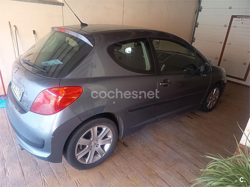 Gris / plata Usado 2007 Peugeot 207 Sport Berlina | 3200 € (Precio justo) - Imagen 1/4