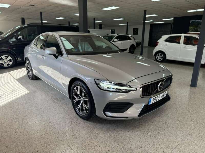Gris Usado 2023 Volvo S60 Core Berlina | 32.990 € (Precio justo) - Imagen 1/4
