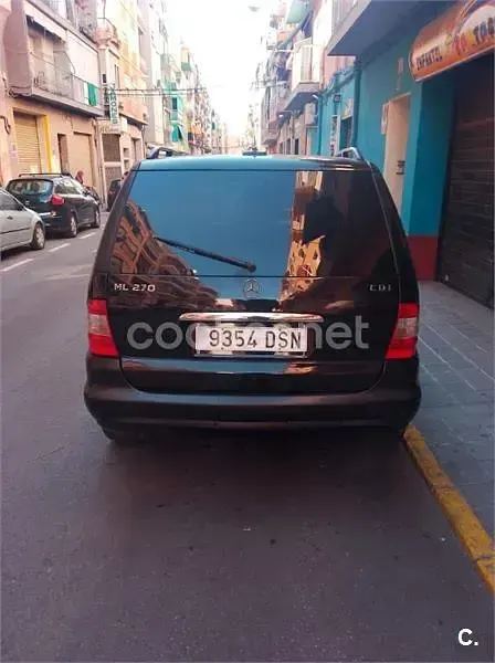 Usado Mercedes ML270 163 CV (119 kW) 2004 Negro SUV