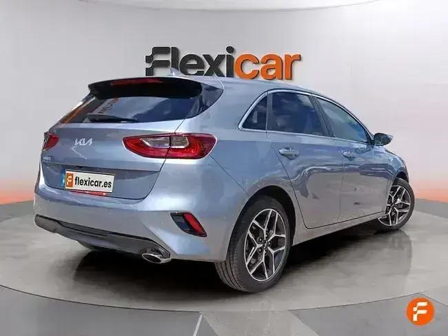 Usado Kia Ceed 100 CV (73 kW) 2025 Gris Utilitario