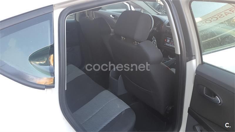 Blanco Usado 2010 Seat Leon Reference Utilitario | 3700 € (Precio justo) - Imagen 1/4