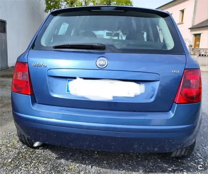 Usado Fiat Stilo 115 CV (84 kW) 2005 Azul Berlina