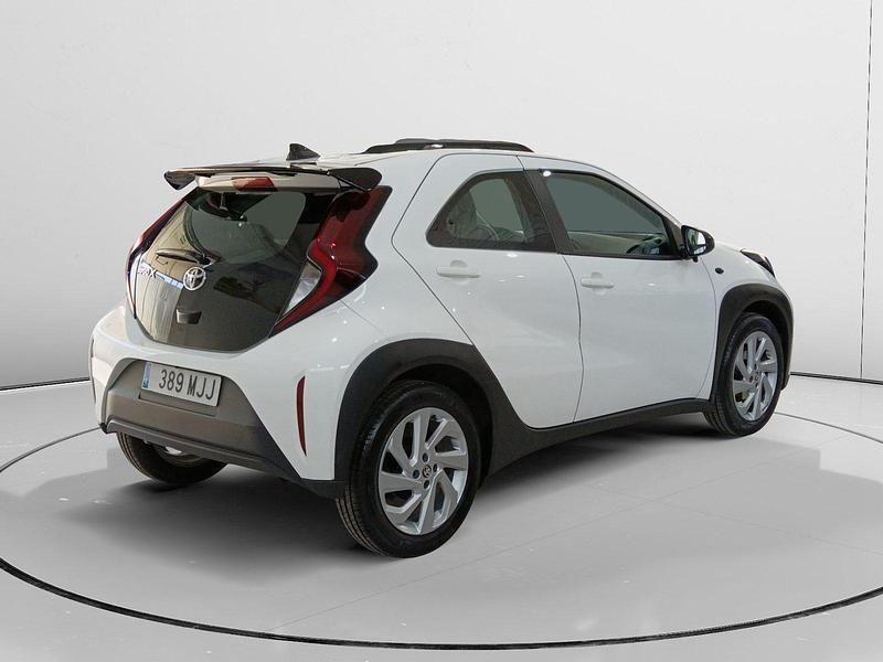 Usado Toyota Aygo X 72 CV (52 kW) 2023 SUV