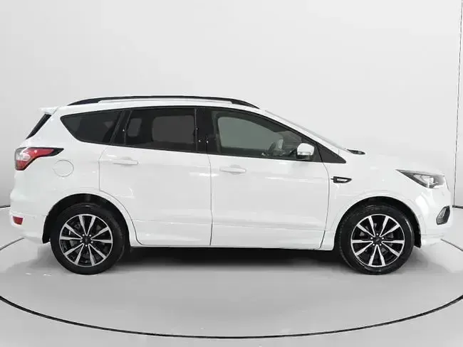 Usado Ford Kuga ST-Line 150 CV (110 kW) 2018 Blanco SUV