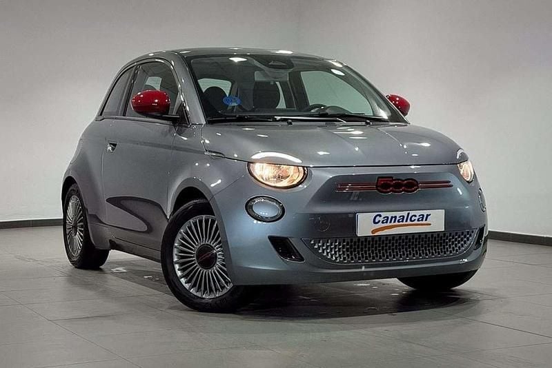 Usado Fiat 500e Red 86 kW (118 CV) 2023 Gris Utilitario