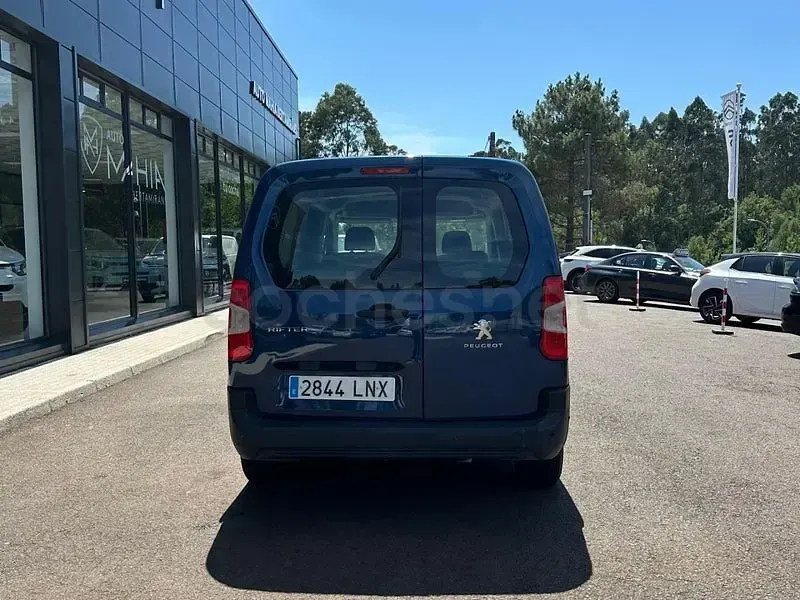 Usado Peugeot Rifter Active 130 CV (95 kW) 2021 Azul Monovolumen