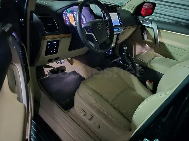 Begagnad Toyota Land Cruiser 204 HK (150 kW) 2021 Svart SUV