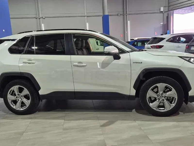 Usado Toyota RAV4 Hybrid Advance 218 CV (160 kW) 2021 Blanco SUV