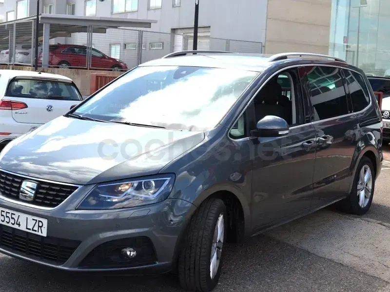 Usado Seat Alhambra 150 CV (110 kW) 2022 Gris / plata Monovolumen