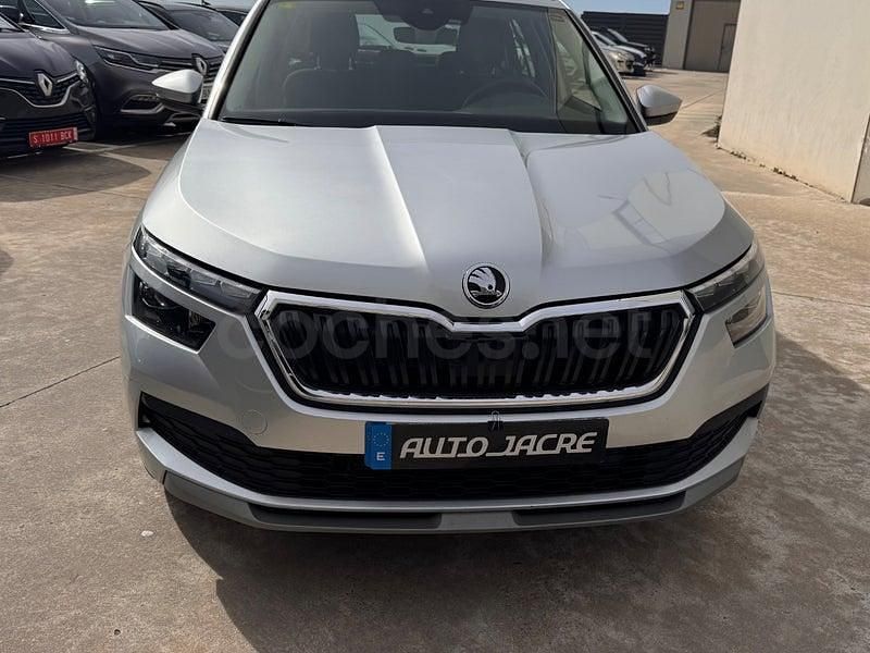 Usado Skoda Kamiq Ambition 116 CV (85 kW) 2020 Gris / plata SUV