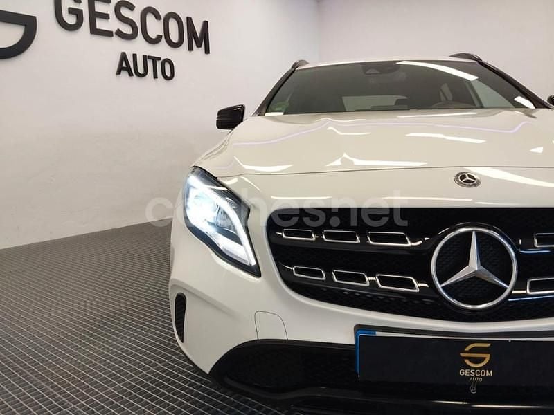 Usado Mercedes GLA180 AMG line 122 CV (89 kW) 2017 Blanco SUV