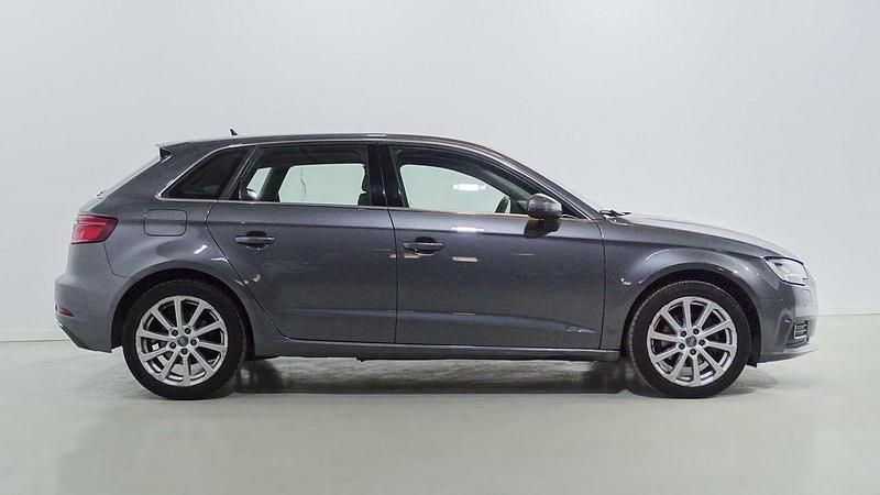 Usado Audi A3 Design 150 CV (110 kW) 2020 Gris Berlina