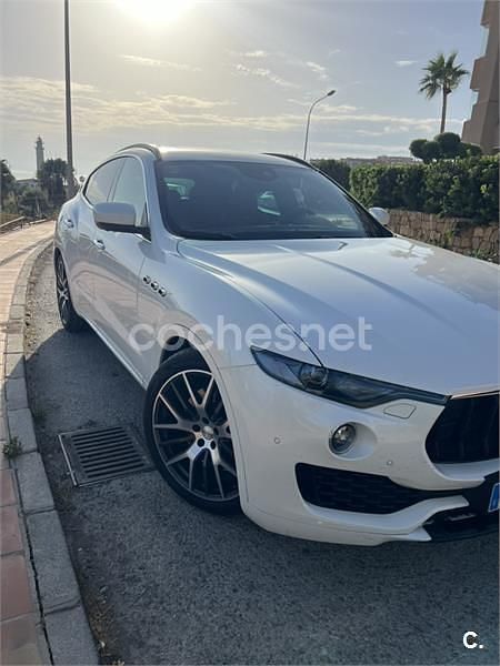 Blanco Usado 2017 Maserati Levante SUV | 52.000 € (Un poco caro) - Imagen 1/4