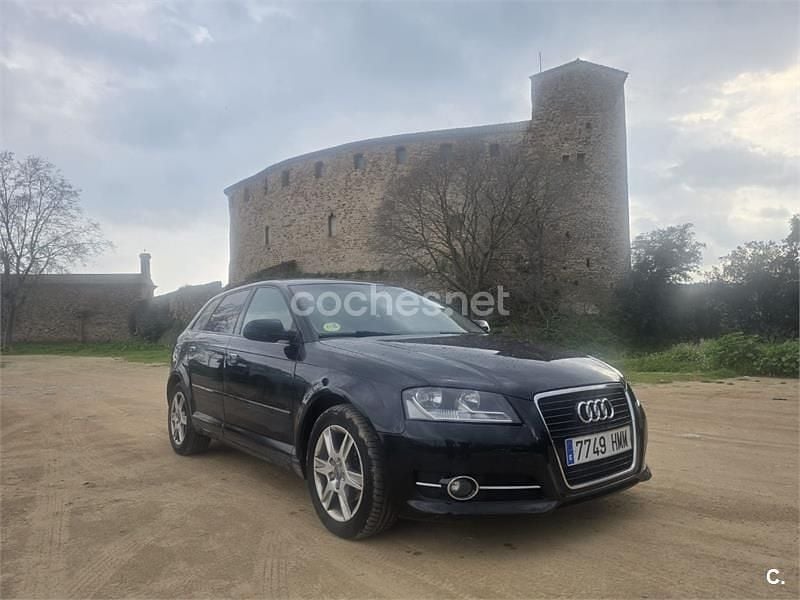 Usado Audi A3 Attraction 105 HP (77 kW) 2012 Preto Citadino