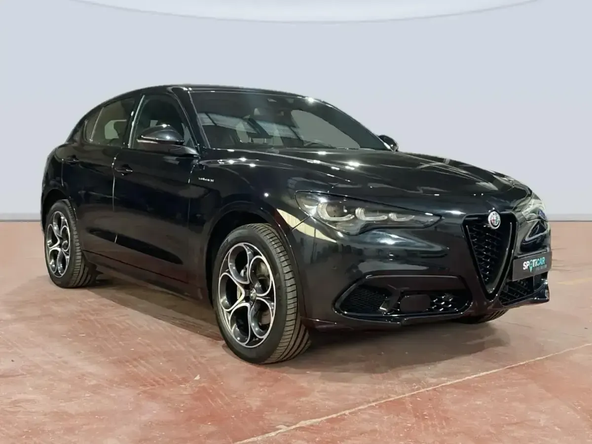 Usado Alfa Romeo Stelvio Veloce 210 CV (154 kW) 2024 Negro SUV
