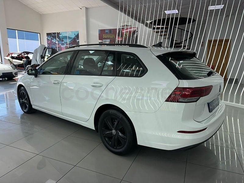 Usado VW Golf VIII 115 CV (84 kW) 2022 Blanco Familiar