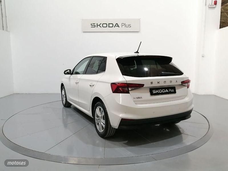 Usado Skoda Fabia Selection 80 CV (58 kW) 2024 Blanco Utilitario