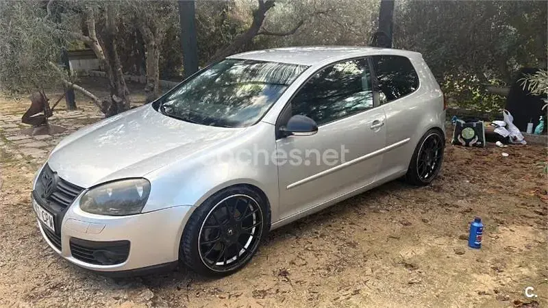 Usado VW Golf IV GTI 200 CV (147 kW) 2006 Gris / plata Berlina