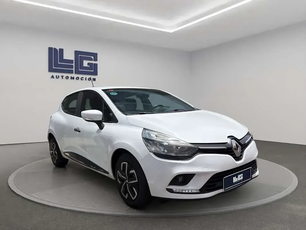 Usado Renault Clio Business 75 CV (55 kW) 2019 Blanco Utilitario