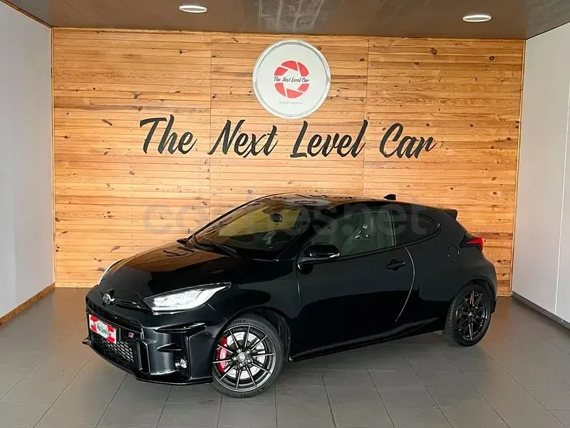 Usado Toyota Yaris 261 CV (191 kW) 2021 Negro Utilitario