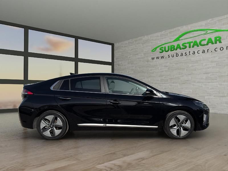 Usado Hyundai Ioniq 141 CV (103 kW) 2021 Negro Utilitario