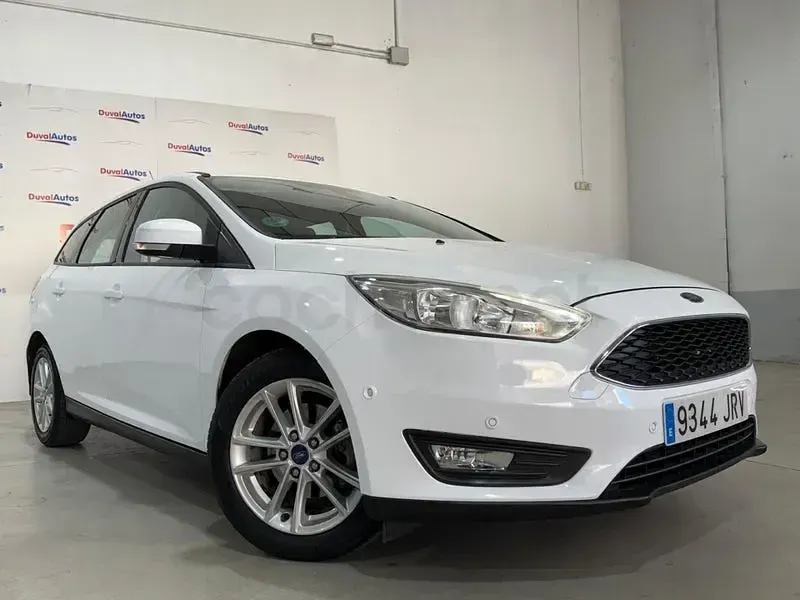 Usado Ford Focus Trend 120 CV (88 kW) 2016 Blanco Familiar