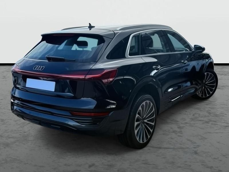 Usado Audi Q8 e-tron Sport 250 kW (340 CV) 2026 Negro mito metalizado SUV