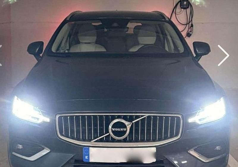 Usado Volvo V60 Momentum 190 CV (139 kW) 2019 Azul Familiar