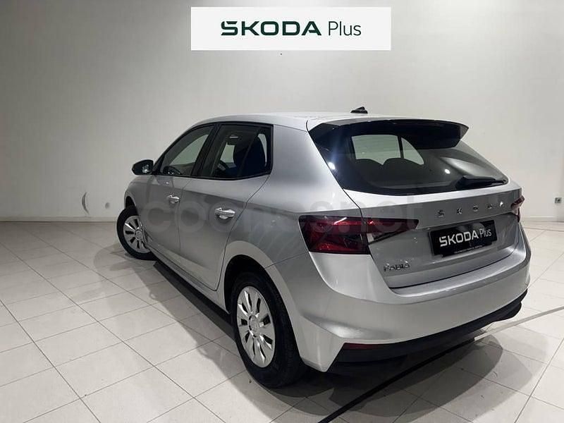 Usado Skoda Fabia Active 95 HP (69 kW) 2022 Cinzento Sedan