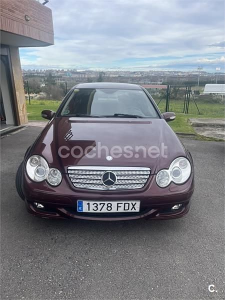 Usado Mercedes C160 Sport Edition 122 CV (89 kW) 2006 Granate Coupe