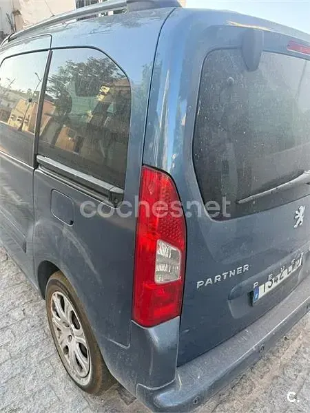 Usado Peugeot Partner Tepee Active 115 CV (84 kW) 2012 Azul Monovolumen