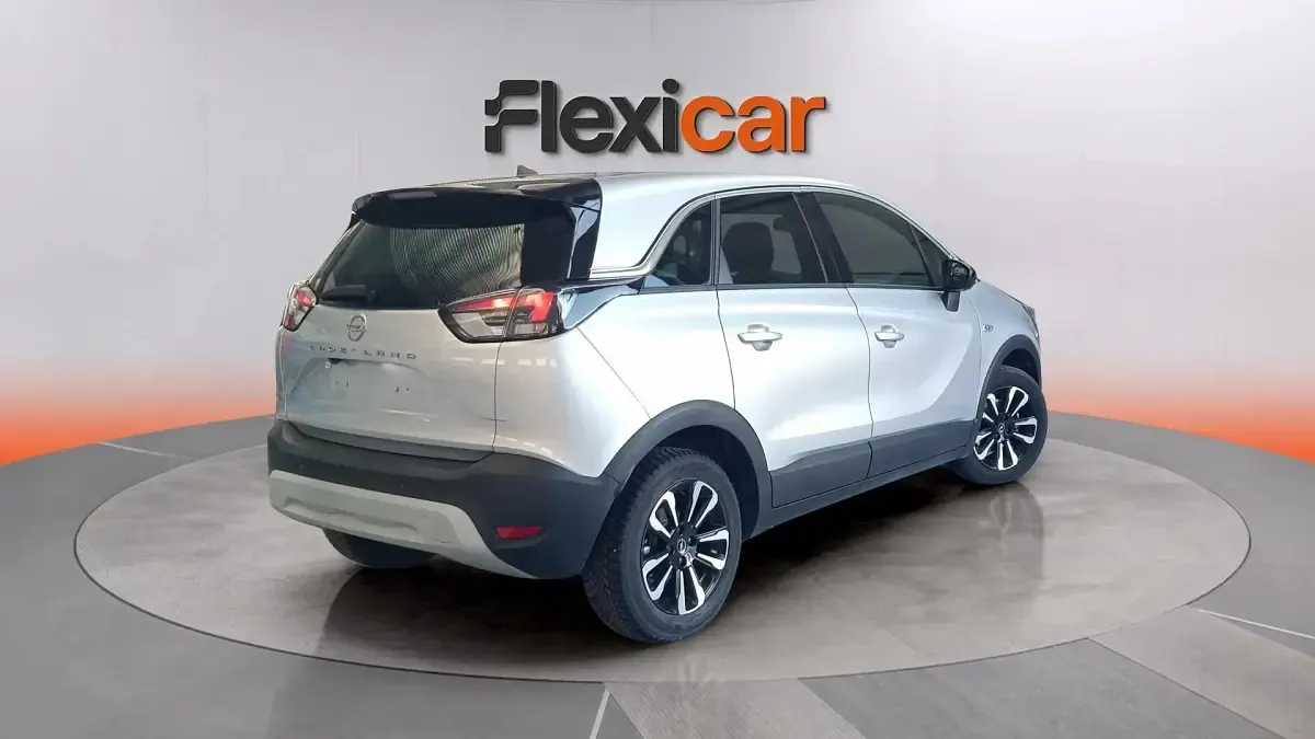 Usado Opel Crossland Elegance 131 CV (96 kW) 2024 Gris SUV