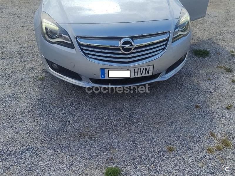 Usado Opel Insignia Selective 120 CV (88 kW) 2014 Gris / plata Berlina