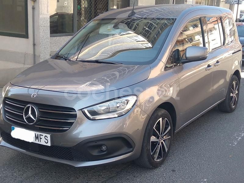 Gris / plata Usado 2023 Mercedes T180 Monovolumen | 26.990 € (Precio justo) - Imagen 1/4