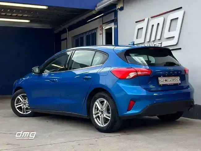 Usado Ford Focus Trend+ 120 CV (88 kW) 2022 Azul Berlina