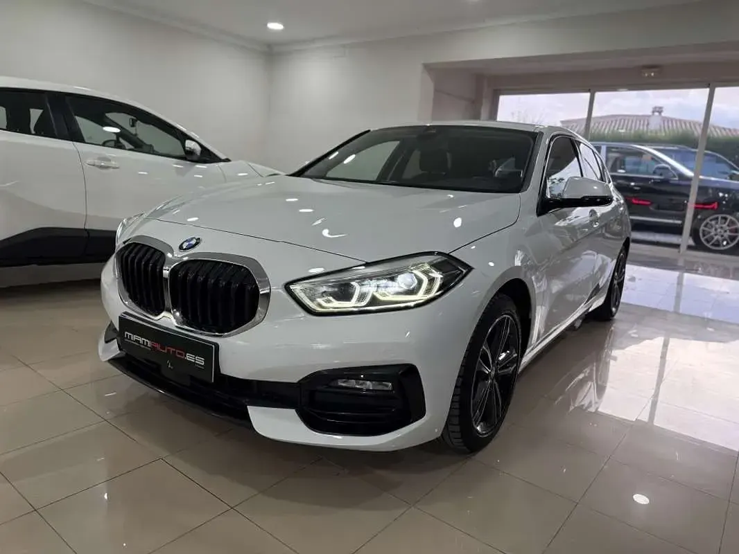 Usado BMW 116 Comfort Edition 116 CV (85 kW) 2021 Blanco Utilitario