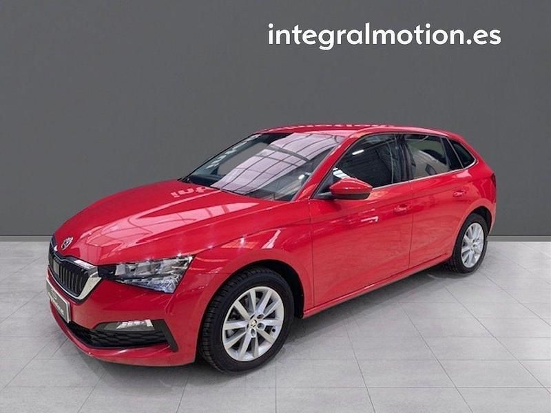 Usado Skoda Scala Sport 110 CV (80 kW) 2021 Rojo Utilitario