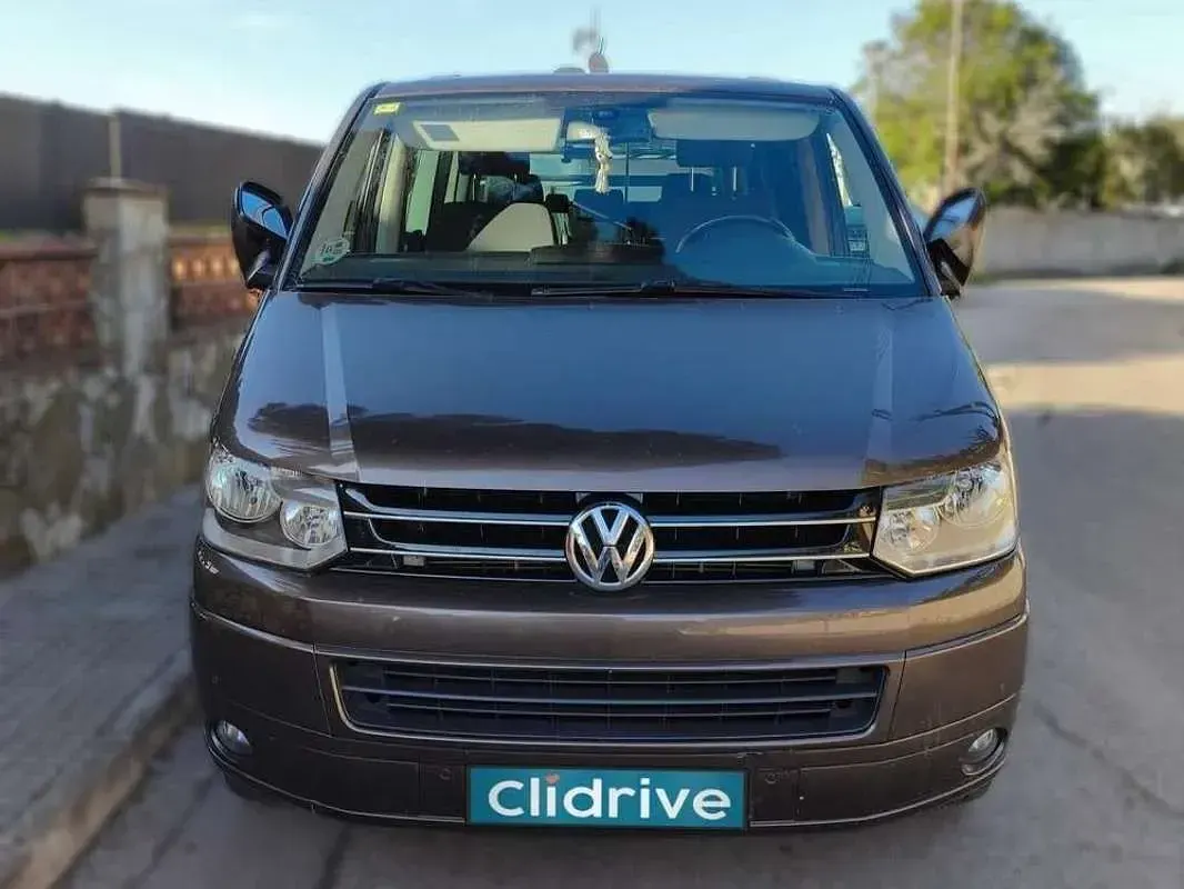 Usado VW Multivan Comfortline 140 CV (102 kW) 2012 Marrón Monovolumen