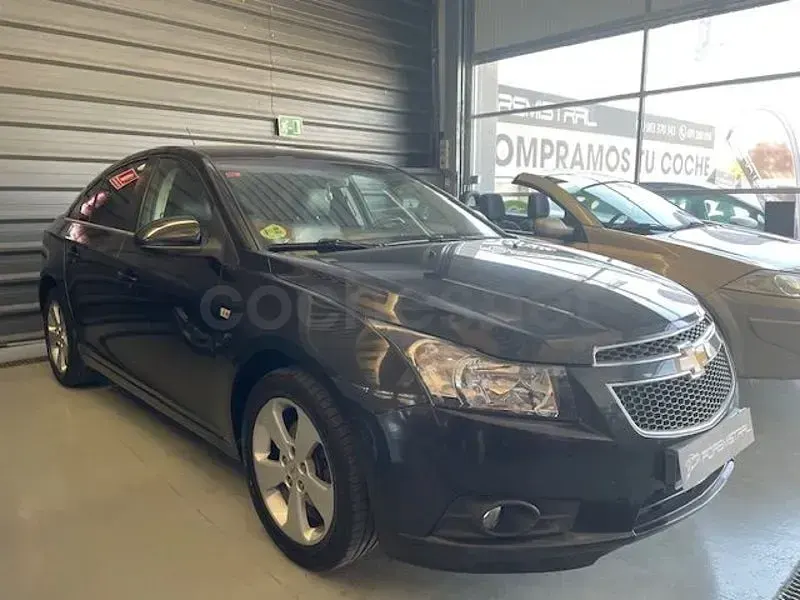 Usado Chevrolet Cruze LT 150 CV (110 kW) 2010 Negro Berlina