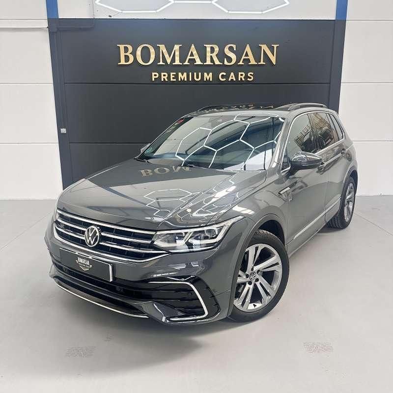 Usado VW Tiguan R-line 150 CV (110 kW) 2021 Gris / plata SUV