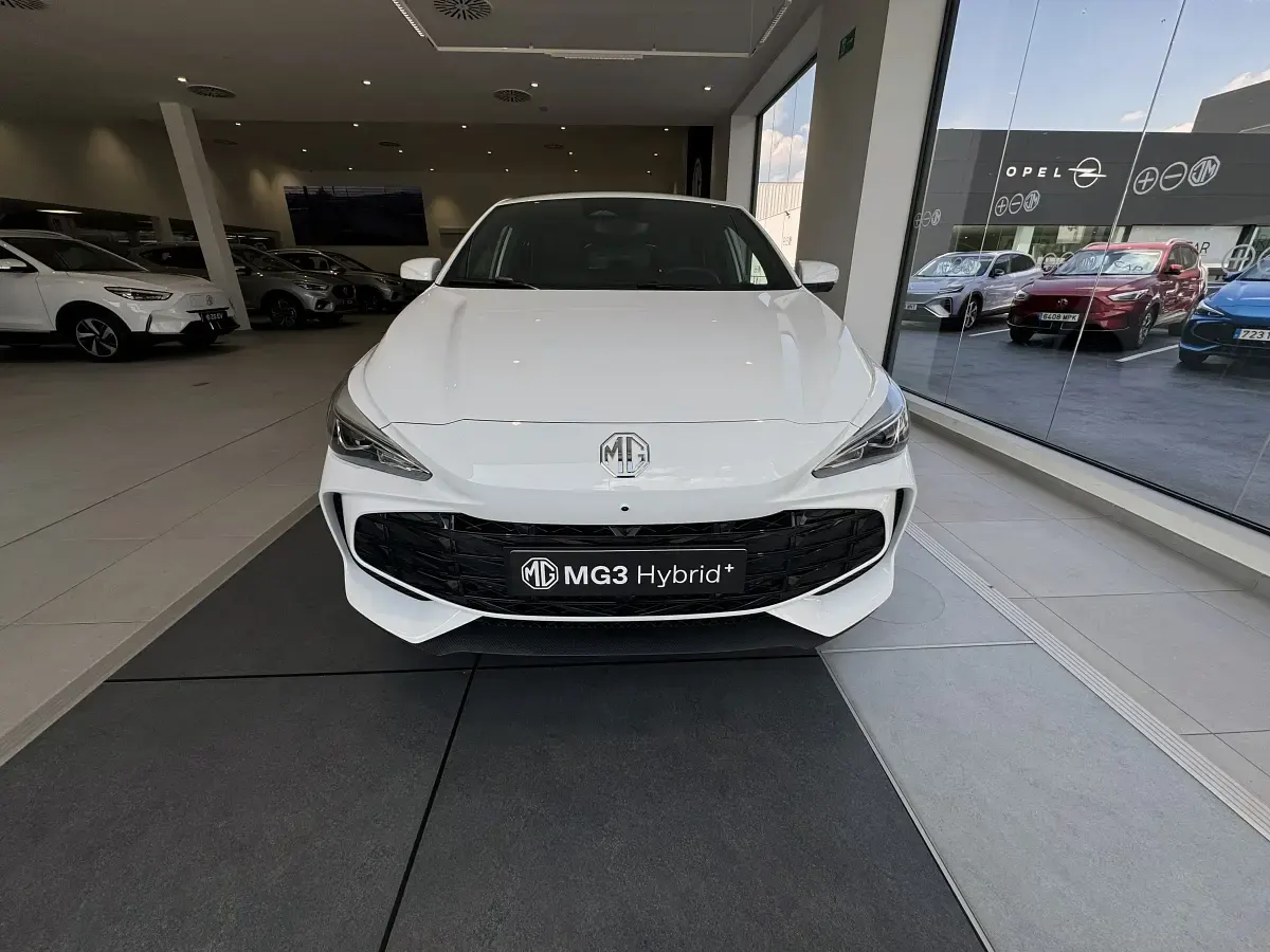 Usado MG MG3 Luxury 195 CV (143 kW) 2024 Blanco Utilitario
