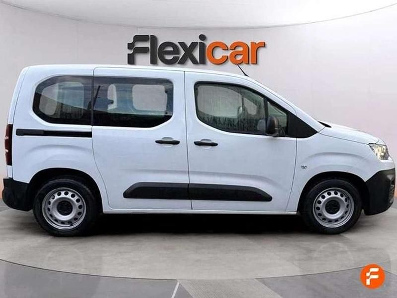 Usado Citroën Berlingo Live 102 CV (75 kW) 2020 Blanco Monovolumen